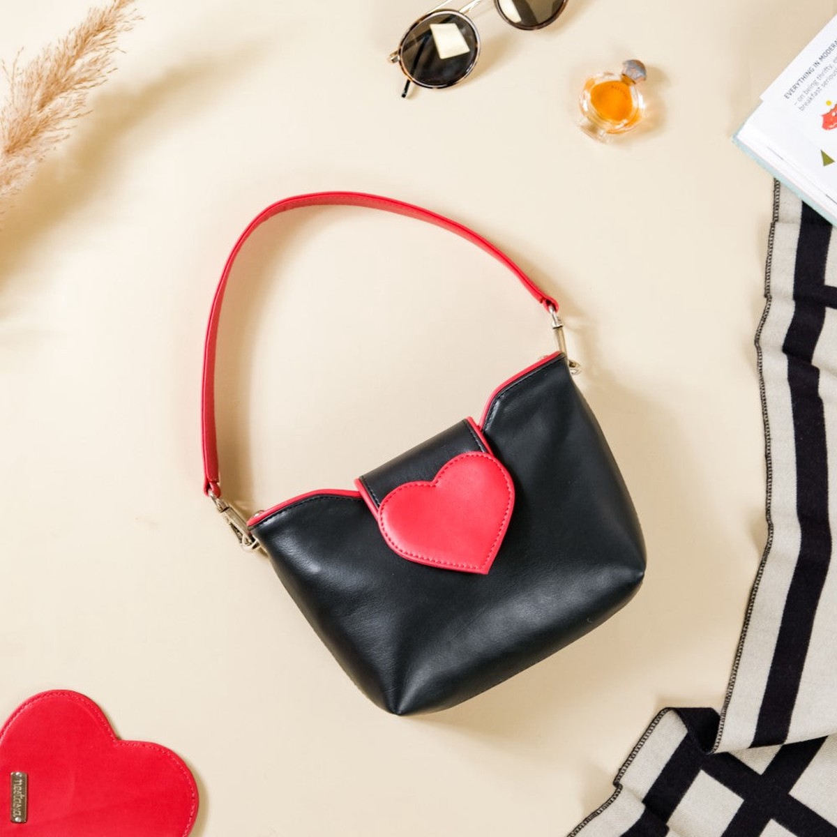 Heart Mini Handbag Black And Red