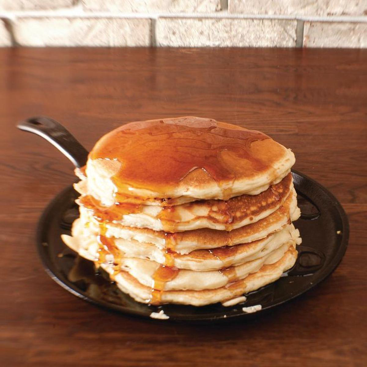 105 in Cast Iron Griddle in Black